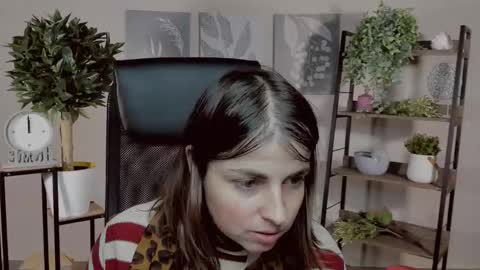 martaedams online show from December 3, 6:32 am