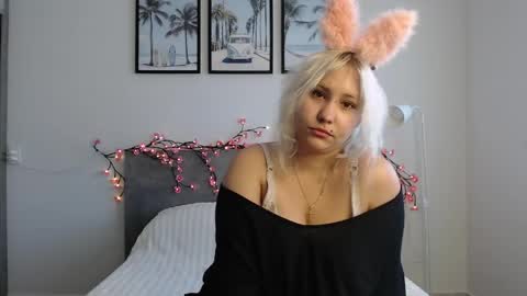 Snapshot of martela_meri chatting on June 5, 6:52 am Aiko online show from June 5, 6:52 am