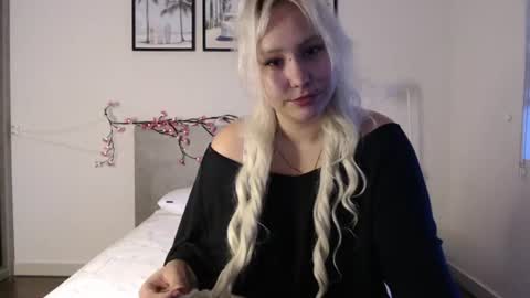 Snapshot of martela_meri chatting on June 13, 11:08 am Aiko online show from June 13, 11:08 am