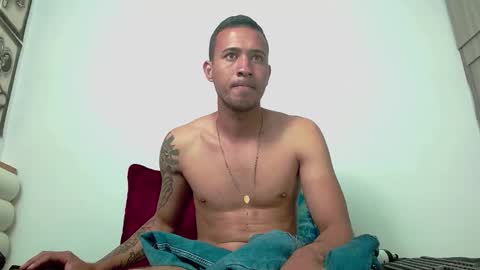 Snapshot of martin_smith20 chatting on November 17, 11:21 pm martin_smith20 online show from November 17, 11:21 pm