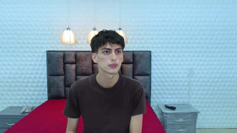 Snapshot of martin_williams_ chatting on December 15, 12:20 pm martin_williams_ online show from December 15, 12:20 pm