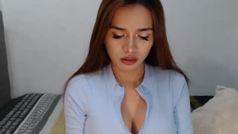 Snapshot of martina17x chatting on February 13, 5:58 am Sally online show from February 13, 5:58 am