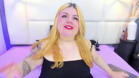 Snapshot of martina_armos chatting on April 9, 2:11 pm Martina online show from April 9, 2:11 pm
