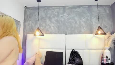 Snapshot of martina_armos chatting on April 10, 12:10 pm Martina online show from April 10, 12:10 pm