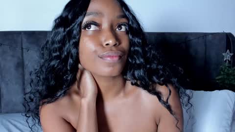Snapshot of martina_jackson_ chatting on December 31, 1:15 am Laura online show from December 31, 1:15 am