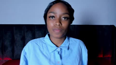 Snapshot of martina_jackson_ chatting on January 8, 12:17 am Laura online show from January 8, 12:17 am