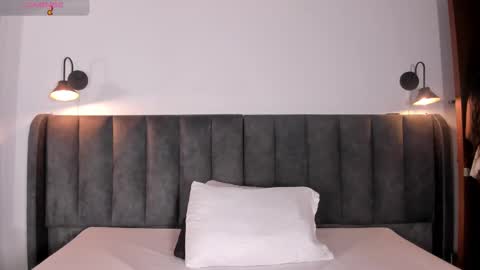 Laura online show from March 20, 8:25 pm