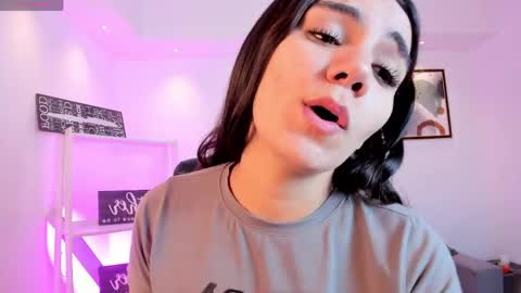Snapshot of martina_mancinii chatting on April 15, 2:24 pm Martina online show from April 15, 2:24 pm