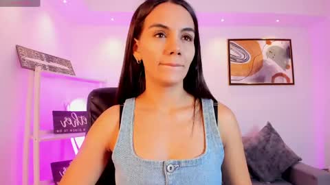 Snapshot of martina_mancinii chatting on April 18, 11:14 am Martina online show from April 18, 11:14 am