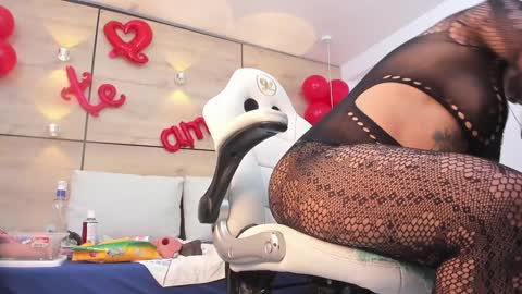 martina touss  online show from February 8, 3:19 am