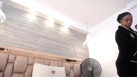 martina touss  online show from February 26, 6:32 pm