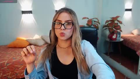 M A R T I N A online show from March 27, 3:45 am