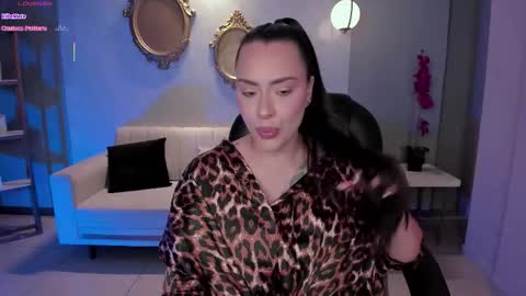 Snapshot of martinnabonnet chatting on November 24, 3:23 pm Martinna Bonnet online show from November 24, 3:23 pm