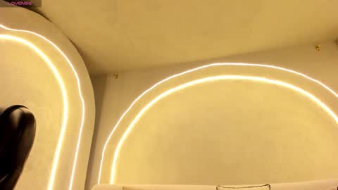 Snapshot of martinnabonnet chatting on November 28, 9:45 am Martinna Bonnet online show from November 28, 9:45 am