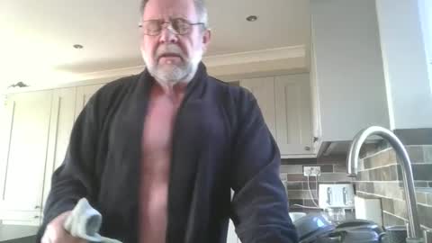 Snapshot of martinrgbxxxx chatting on March 28, 9:09 am martinrgbxxxx online show from March 28, 9:09 am