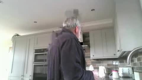 Snapshot of martinrgbxxxx chatting on May 12, 8:22 am martinrgbxxxx online show from May 12, 8:22 am