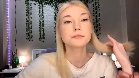 Lisa online show from January 16, 5:28 pm