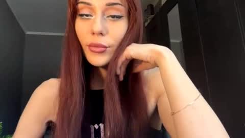 Mia online show from January 13, 9:36 am