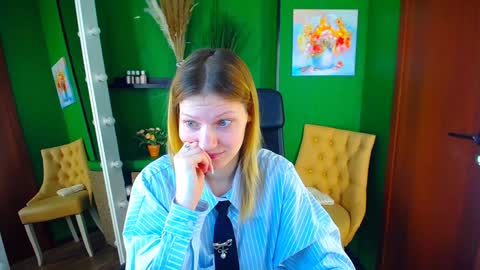 Mary online show from December 2, 10:39 am
