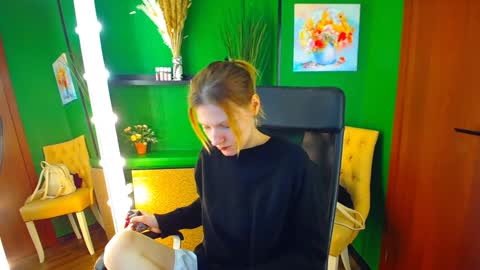 Mary online show from December 15, 7:46 am