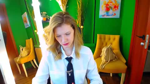 Mary online show from February 26, 3:19 pm