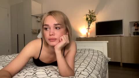 Snapshot of mary_geyson1 chatting on December 4, 3:04 am Mary online show from December 4, 3:04 am