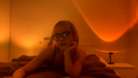 Snapshot of mary_geyson1 chatting on January 16, 12:34 am Mary online show from January 16, 12:34 am