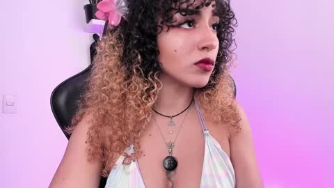 Mary Jane  online show from December 5, 10:01 pm