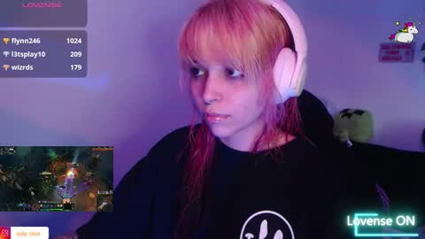                      100   online show from December 3, 10:19 pm