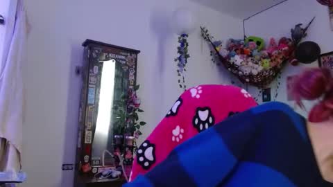                      100   online show from February 7, 5:05 pm