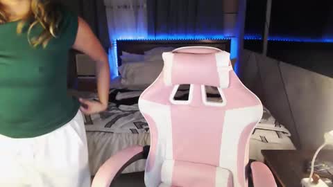 froxxy online show from March 26, 2:33 pm