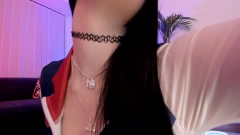 Snapshot of mary_lori chatting on April 8, 6:35 am Mary online show from April 8, 6:35 am