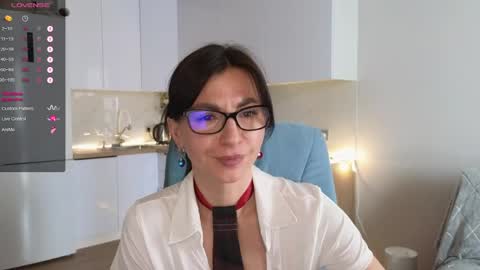 Snapshot of mary_love16 chatting on May 15, 8:21 am Maria online show from May 15, 8:21 am