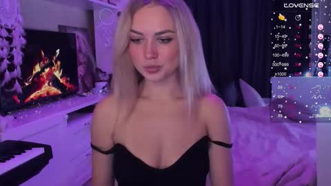 Mary online show from November 24, 8:08 pm