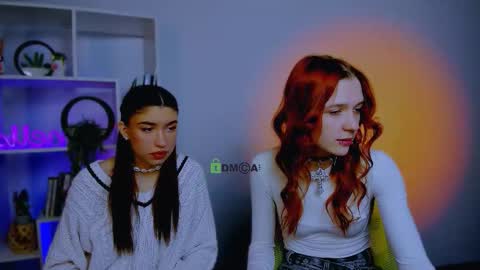 Snapshot of mary_skiny chatting on March 24, 12:43 pm mary skiny online show from March 24, 12:43 pm