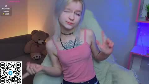 Snapshot of mary_wester chatting on April 19, 12:00 am Mary online show from April 19, 12:00 am