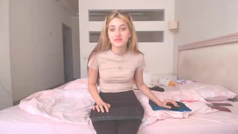 marya442004 online show from September 28, 10:20 am