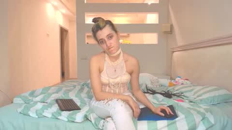 marya442004 online show from October 19, 3:12 pm