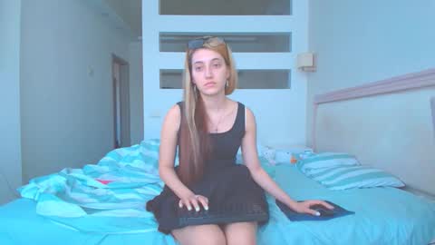 marya442004 online show from November 1, 5:42 am