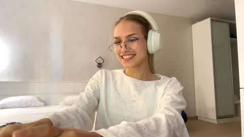 Kira online show from September 10, 12:49 pm