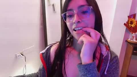 Snapshot of maryam_colins chatting on March 26, 12:22 pm MARYAM online show from March 26, 12:22 pm