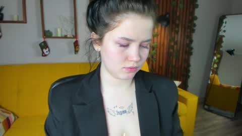 Snapshot of maryamie chatting on December 23, 10:10 am Hello Ill be waiting for you Tue Wed Thu Fri 3am-10am Sun 3am-5pm GMT online show from December 23, 10:10 am