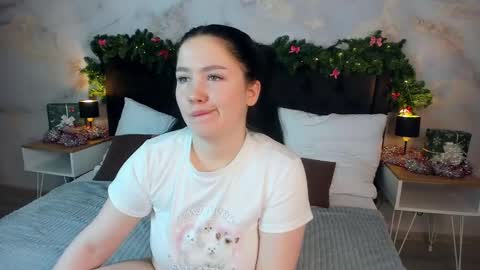Snapshot of maryamie chatting on January 12, 10:23 am Hello Ill be waiting for you Tue Wed Thu Fri 3am-10am Sun 3am-5pm GMT online show from January 12, 10:23 am