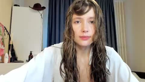 Maryann online show from July 30, 11:31 am