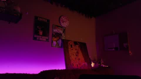     online show from March 1, 7:10 am