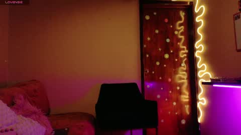     online show from August 6, 1:40 am