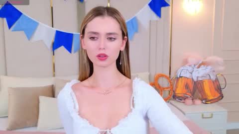 Snapshot of marybeth_snow chatting on October 2, 5:20 pm Marybeth online show from October 2, 5:20 pm