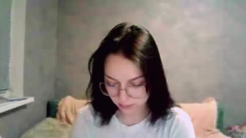 Stephie online show from December 4, 8:17 pm