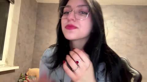 Stephie online show from December 19, 9:33 pm