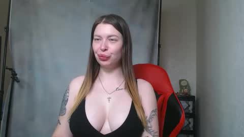 Snapshot of maryh0tlove chatting on December 4, 8:56 am maryh0tlove online show from December 4, 8:56 am